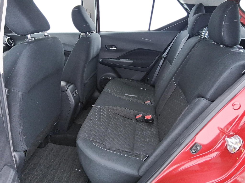 2025 Nissan Kicks Play SV FWD in Stratford, Ontario - 9 - w1024h768px