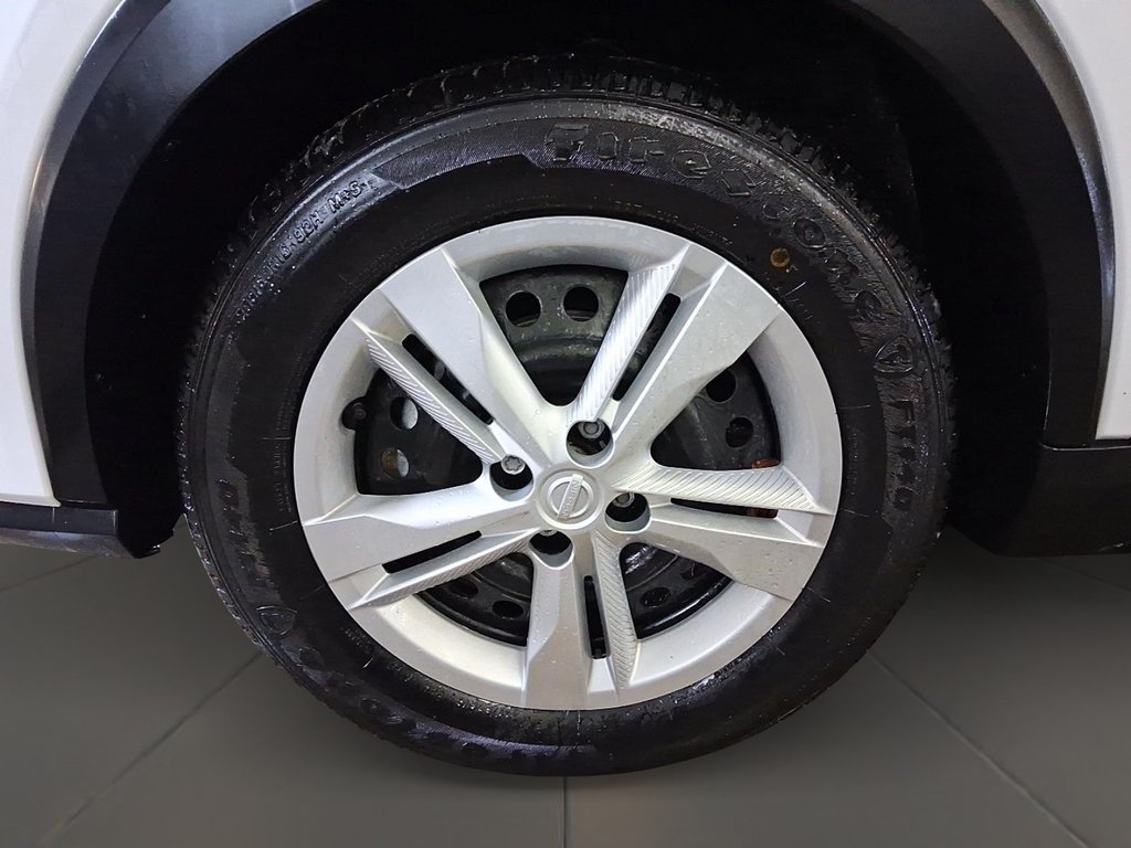 2025 Nissan Kicks Play S FWD in Stratford, Ontario - 7 - w1024h768px