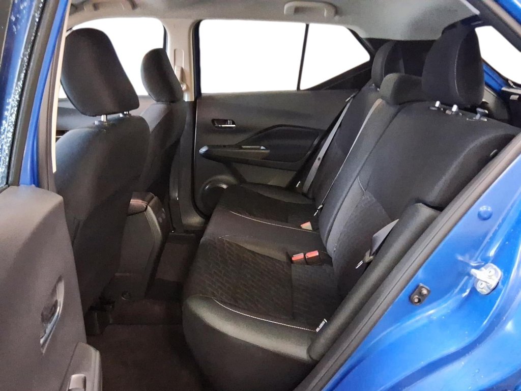 2025 Nissan Kicks Play SV FWD in Stratford, Ontario - 9 - w1024h768px