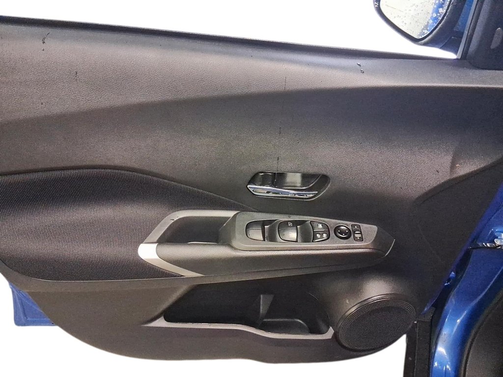 2025 Nissan Kicks Play SV FWD in Stratford, Ontario - 11 - w1024h768px