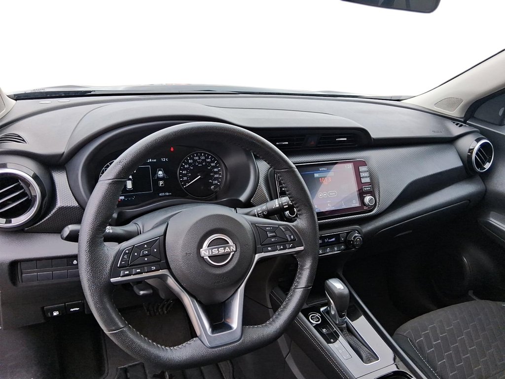 2025 Nissan Kicks Play SV FWD in Stratford, Ontario - 10 - w1024h768px