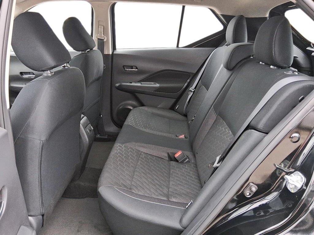 2025 Nissan Kicks Play SV FWD in Stratford, Ontario - 9 - w1024h768px