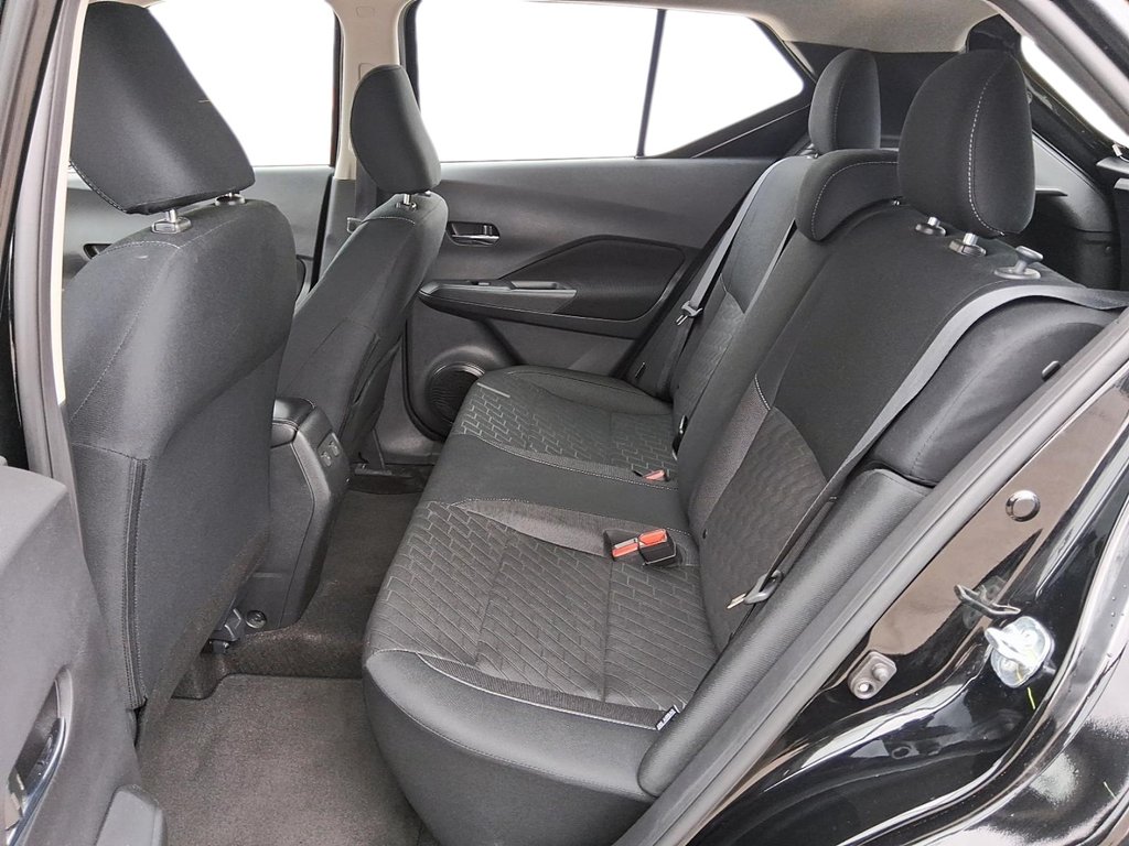 2025 Nissan Kicks Play SV FWD in Stratford, Ontario - 9 - w1024h768px