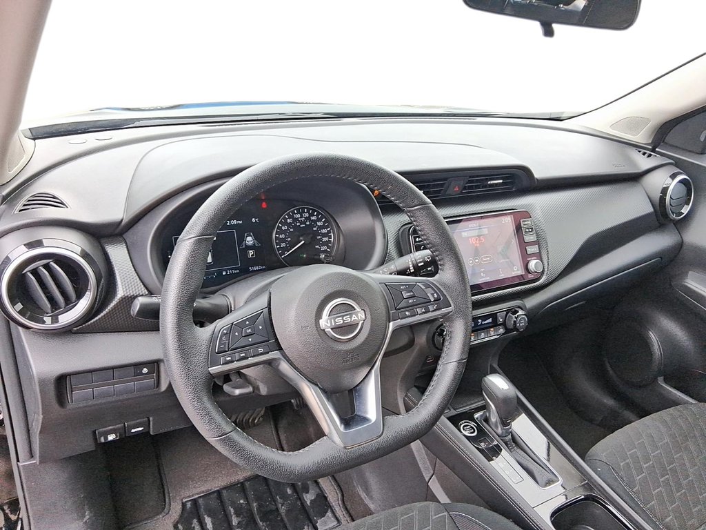 2025 Nissan Kicks Play SV FWD in Stratford, Ontario - 10 - w1024h768px