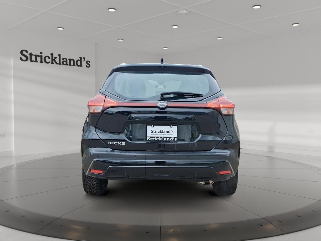 2025 Nissan Kicks Play SV FWD in Stratford, Ontario - 3 - w1024h768px