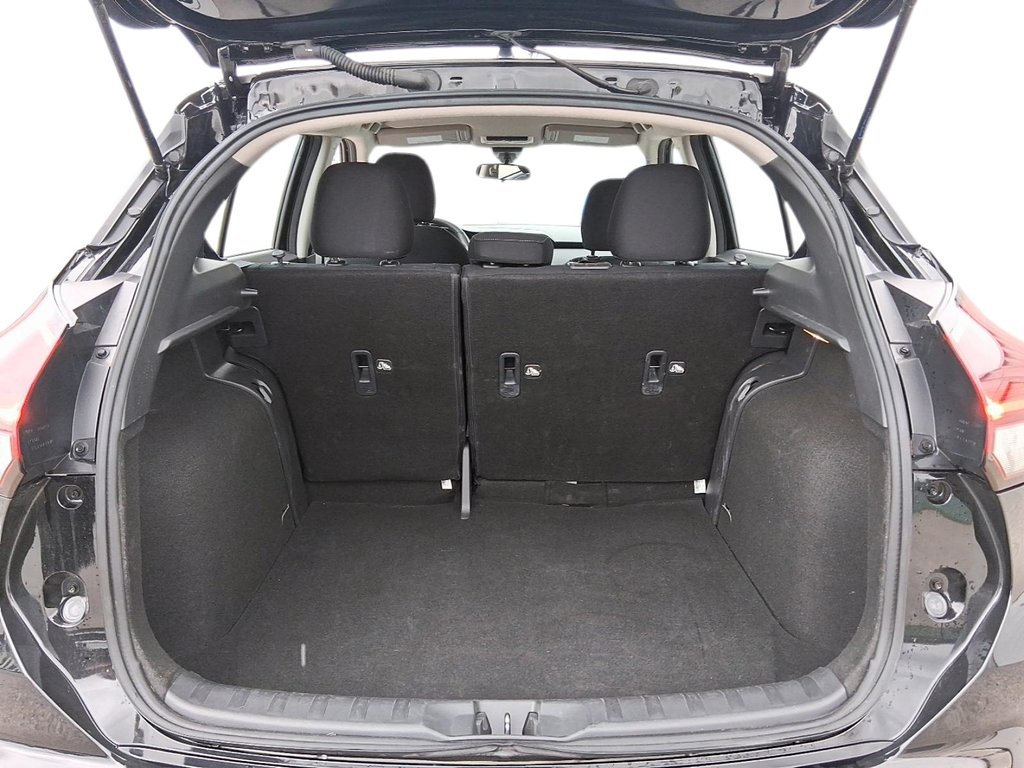 2025 Nissan Kicks Play SV FWD in Stratford, Ontario - 6 - w1024h768px