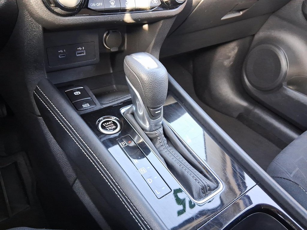 2025 Nissan Kicks Play SV FWD in Stratford, Ontario - 17 - w1024h768px