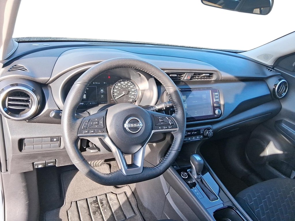 2025 Nissan Kicks Play SV FWD in Stratford, Ontario - 10 - w1024h768px