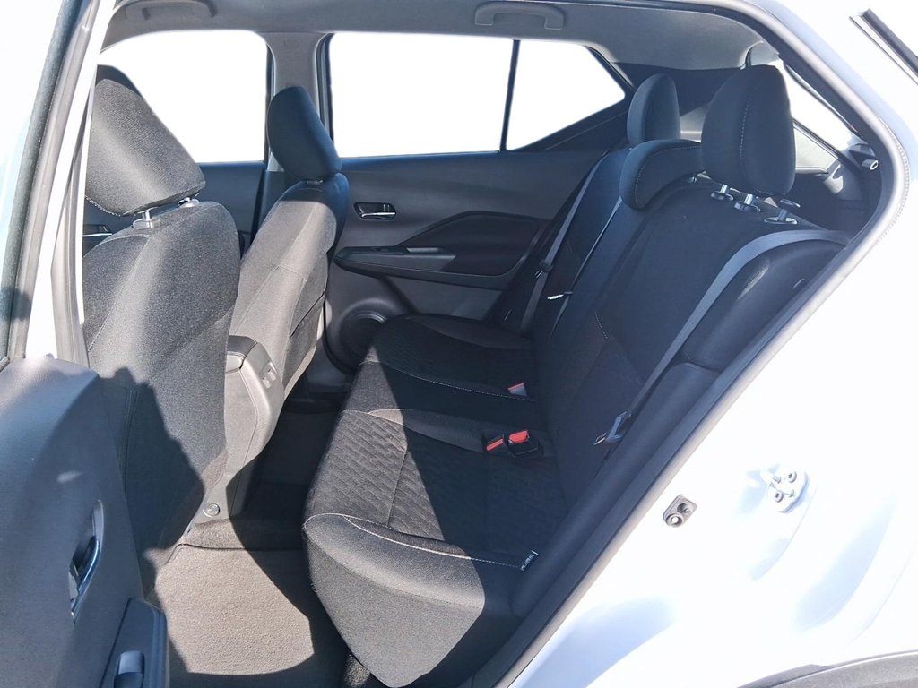 2025 Nissan Kicks Play SV FWD in Stratford, Ontario - 9 - w1024h768px