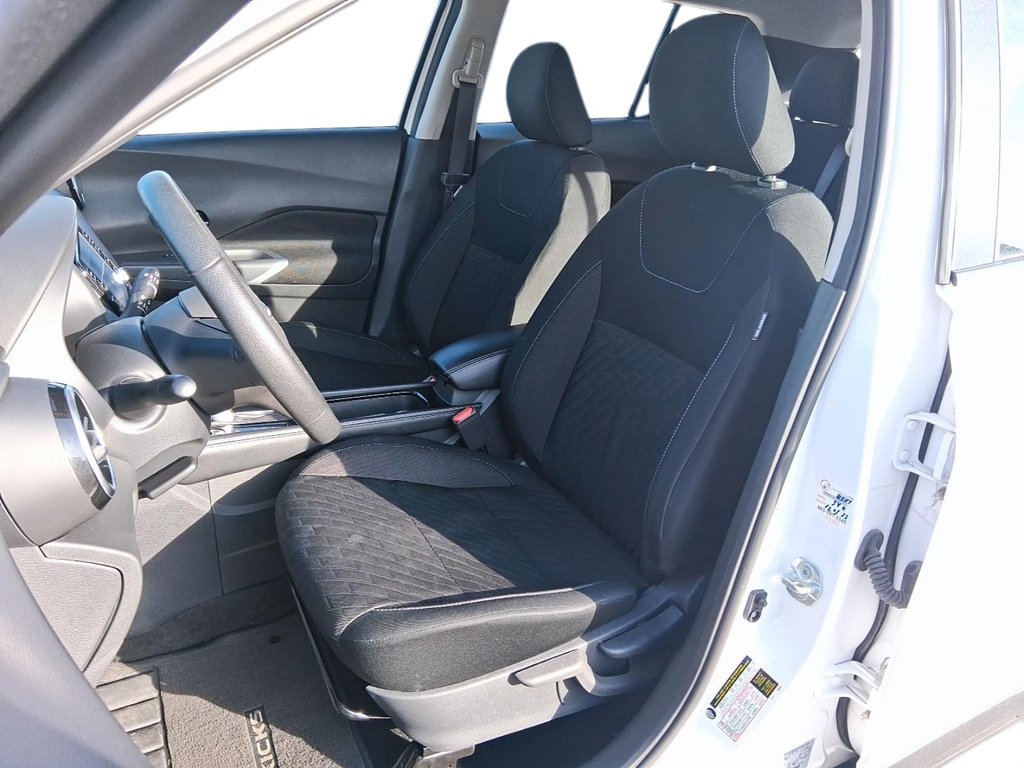 2025 Nissan Kicks Play SV FWD in Stratford, Ontario - 8 - w1024h768px