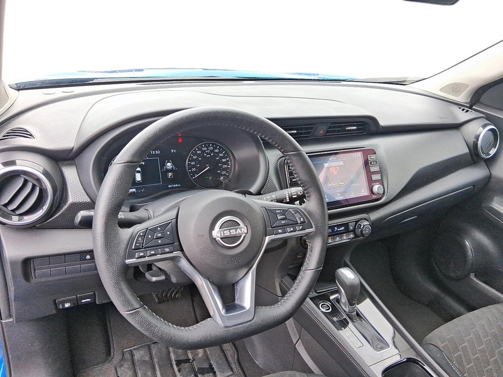 2025 Nissan Kicks Play SV FWD in Stratford, Ontario - 10 - w1024h768px