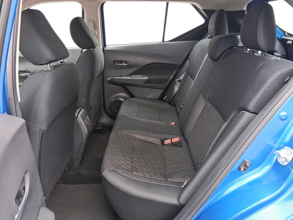 2025 Nissan Kicks Play SV FWD in Stratford, Ontario - 9 - w1024h768px