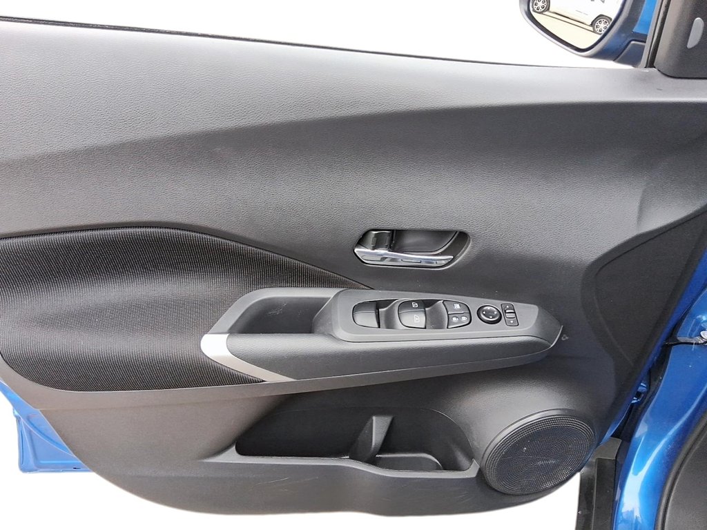 2025 Nissan Kicks Play SV FWD in Stratford, Ontario - 11 - w1024h768px