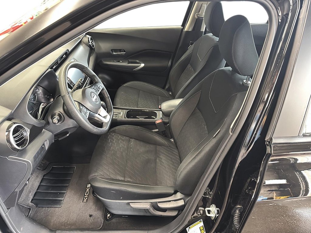 2025 Nissan Kicks Play SV FWD in Stratford, Ontario - 8 - w1024h768px