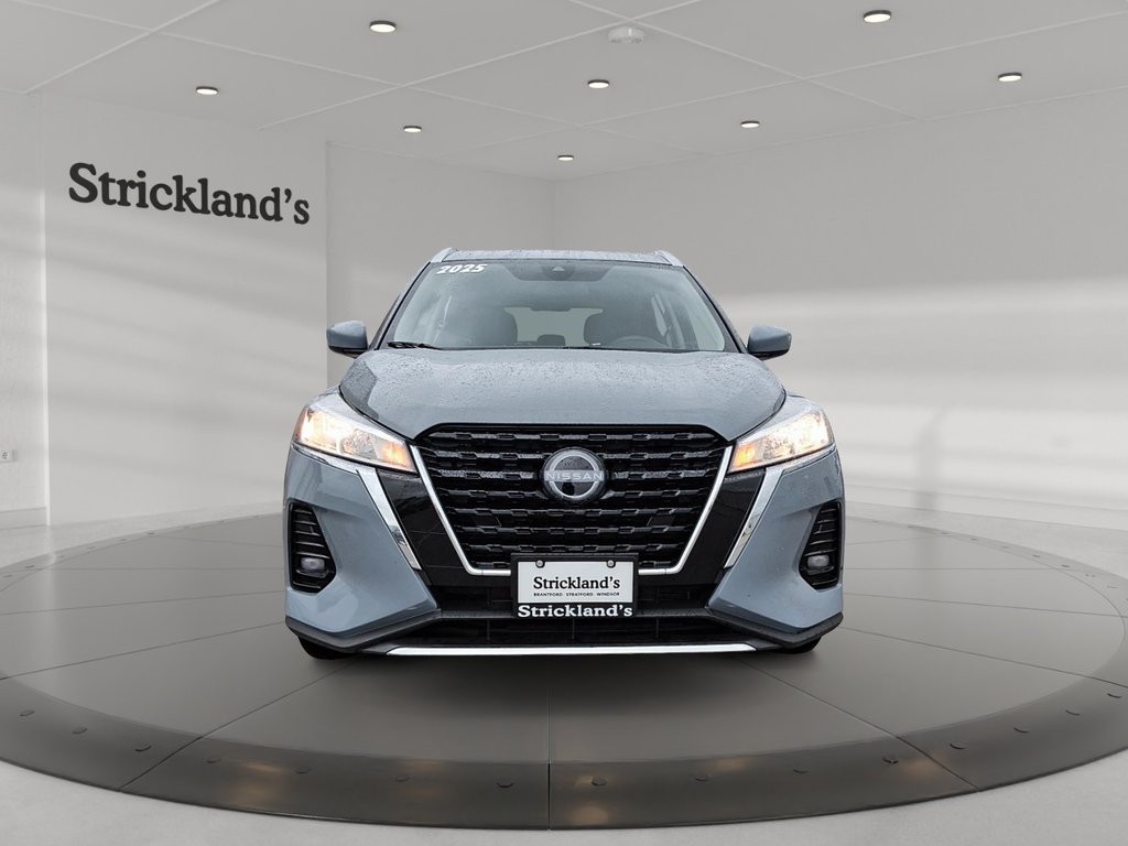 2025 Nissan Kicks Play SV FWD in Stratford, Ontario - 2 - w1024h768px