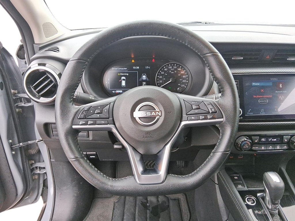 2025 Nissan Kicks Play SV FWD in Stratford, Ontario - 12 - w1024h768px