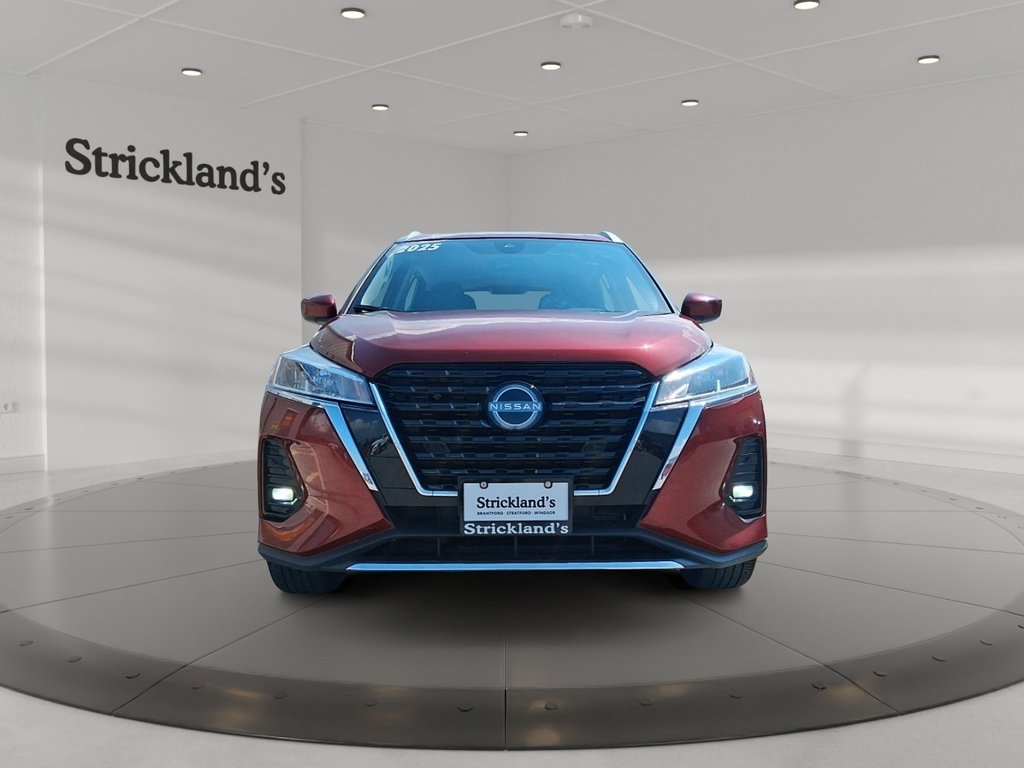 2025 Nissan Kicks Play SV FWD in Stratford, Ontario - 2 - w1024h768px