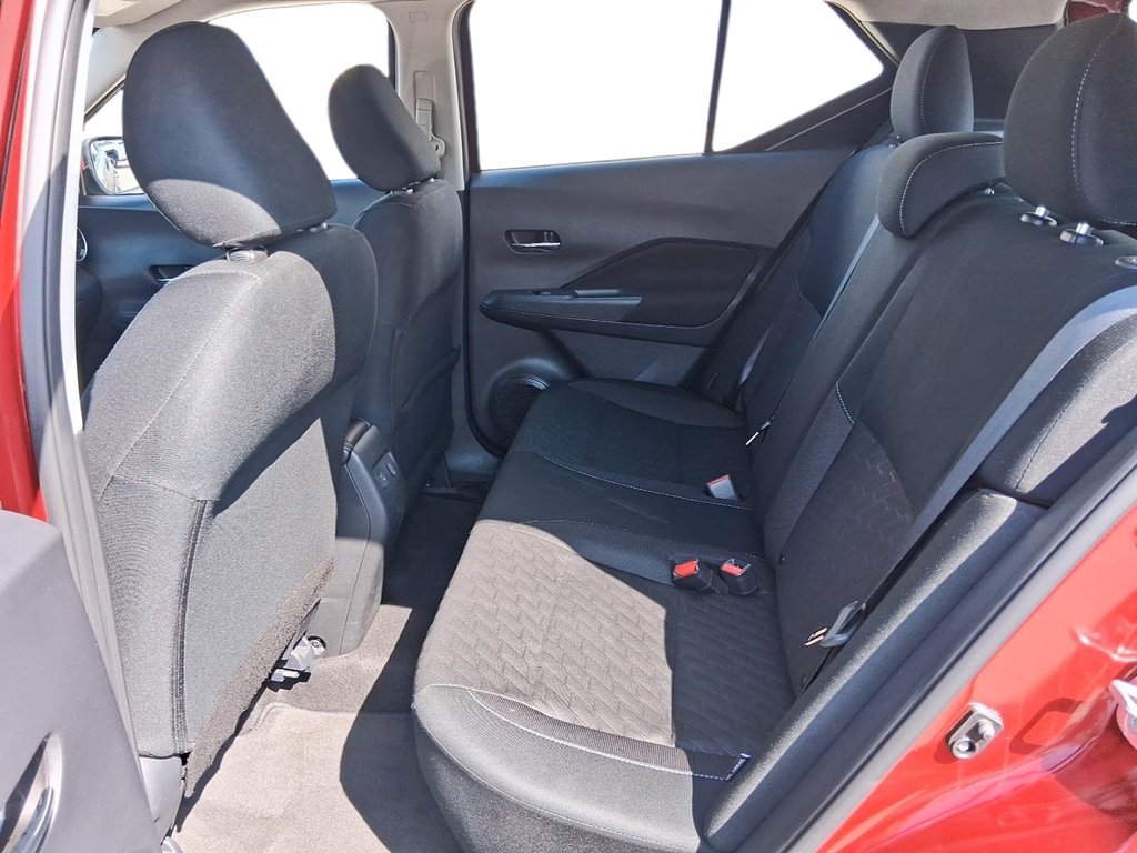 2025 Nissan Kicks Play SV FWD in Stratford, Ontario - 9 - w1024h768px
