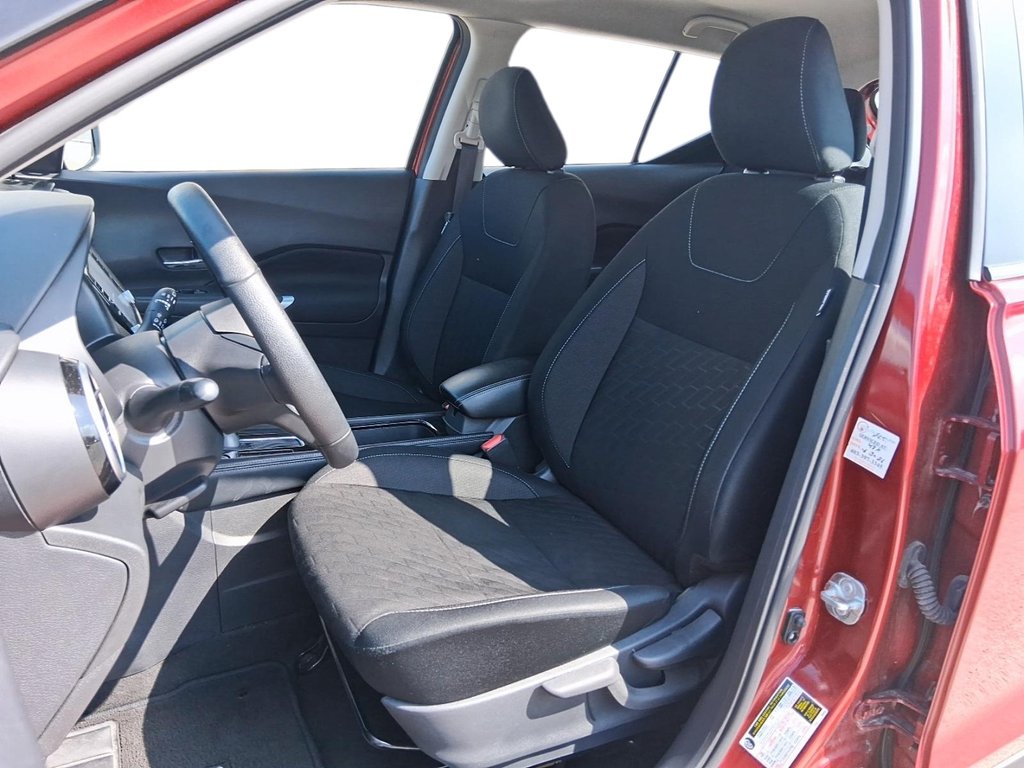 2025 Nissan Kicks Play SV FWD in Stratford, Ontario - 8 - w1024h768px