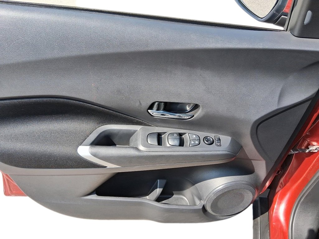 2025 Nissan Kicks Play SV FWD in Stratford, Ontario - 11 - w1024h768px