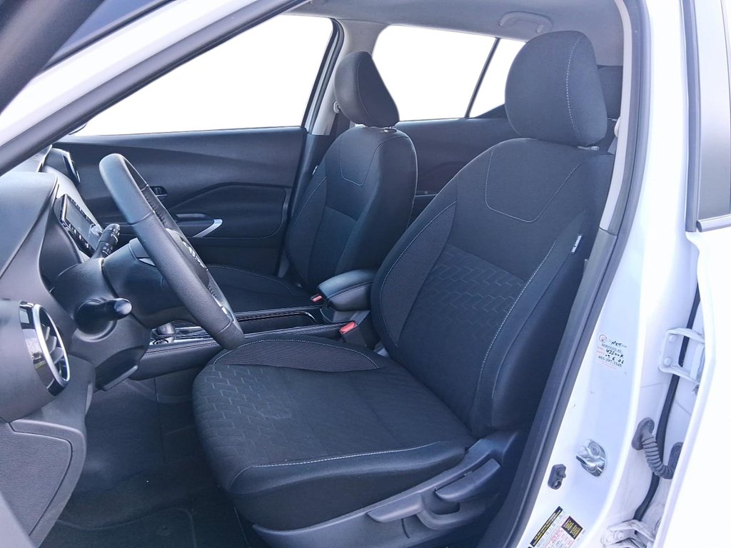 2025 Nissan Kicks Play SV FWD in Stratford, Ontario - 8 - w1024h768px