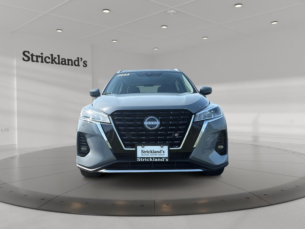 2025 Nissan Kicks Play SV FWD in Stratford, Ontario - 2 - w1024h768px