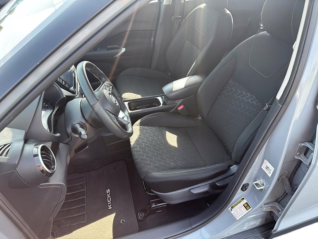 2025 Nissan Kicks Play SV FWD in Stratford, Ontario - 8 - w1024h768px