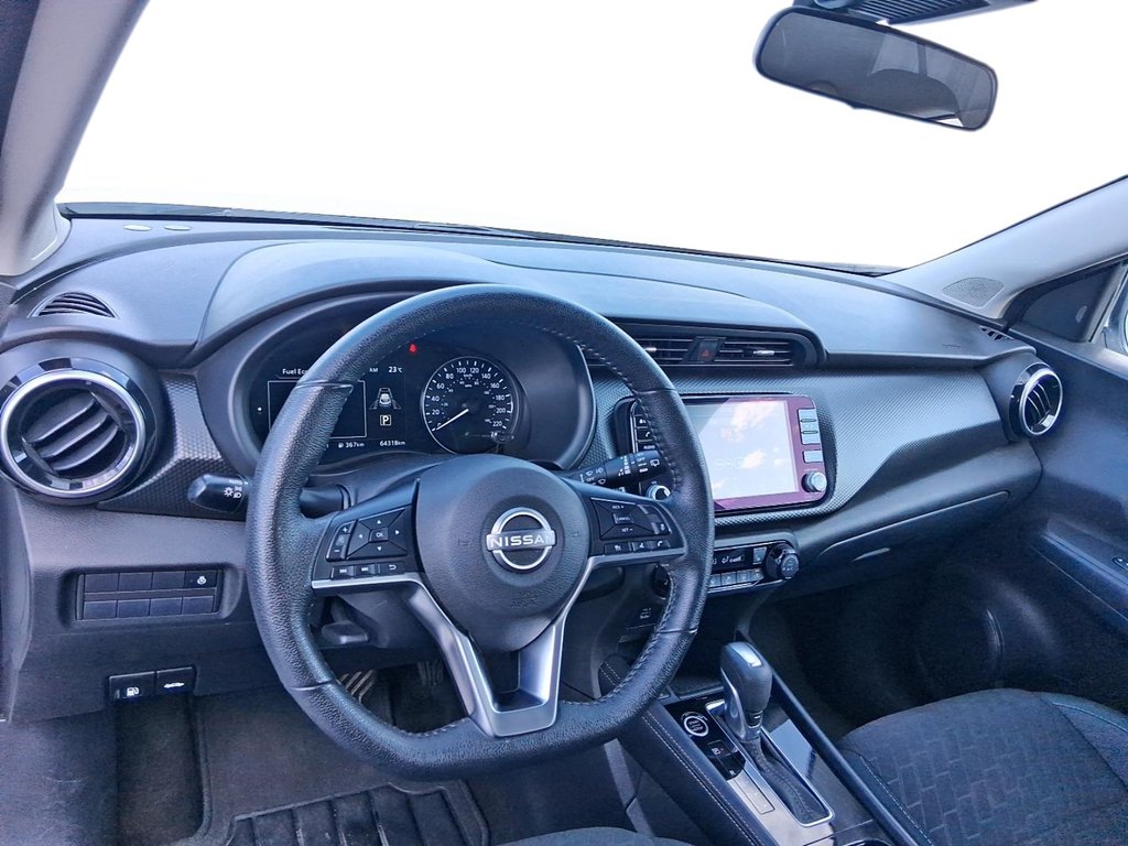 2025 Nissan Kicks Play SV FWD in Stratford, Ontario - 10 - w1024h768px