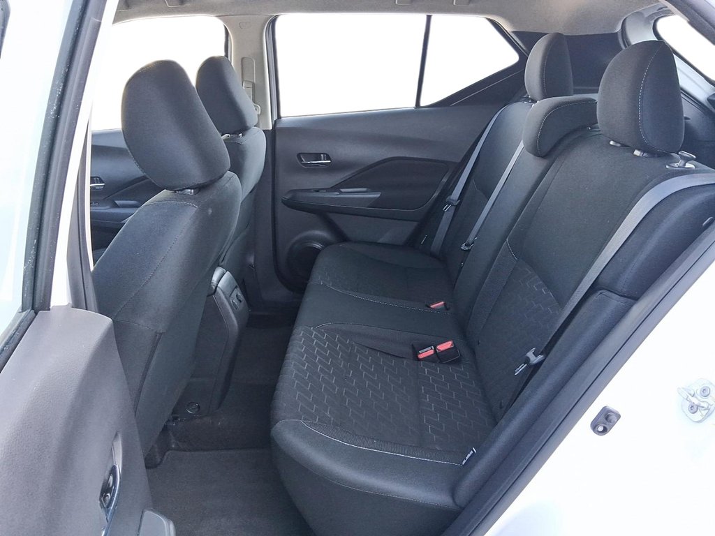 2025 Nissan Kicks Play SV FWD in Stratford, Ontario - 9 - w1024h768px