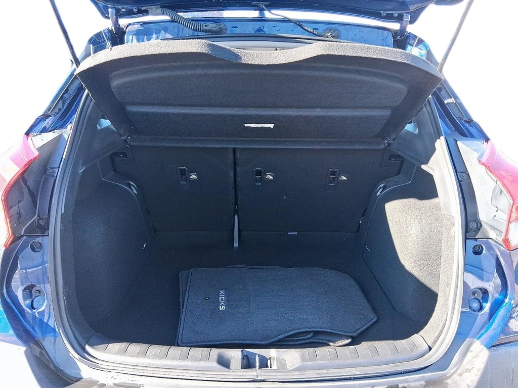 2019 Nissan Kicks SV CVT in Stratford, Ontario - 6 - w1024h768px