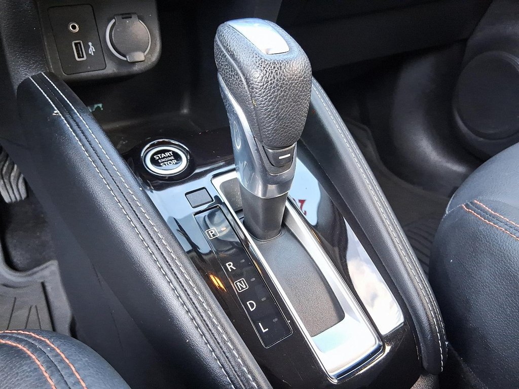 2020 Nissan Kicks SR CVT in Stratford, Ontario - 17 - w1024h768px
