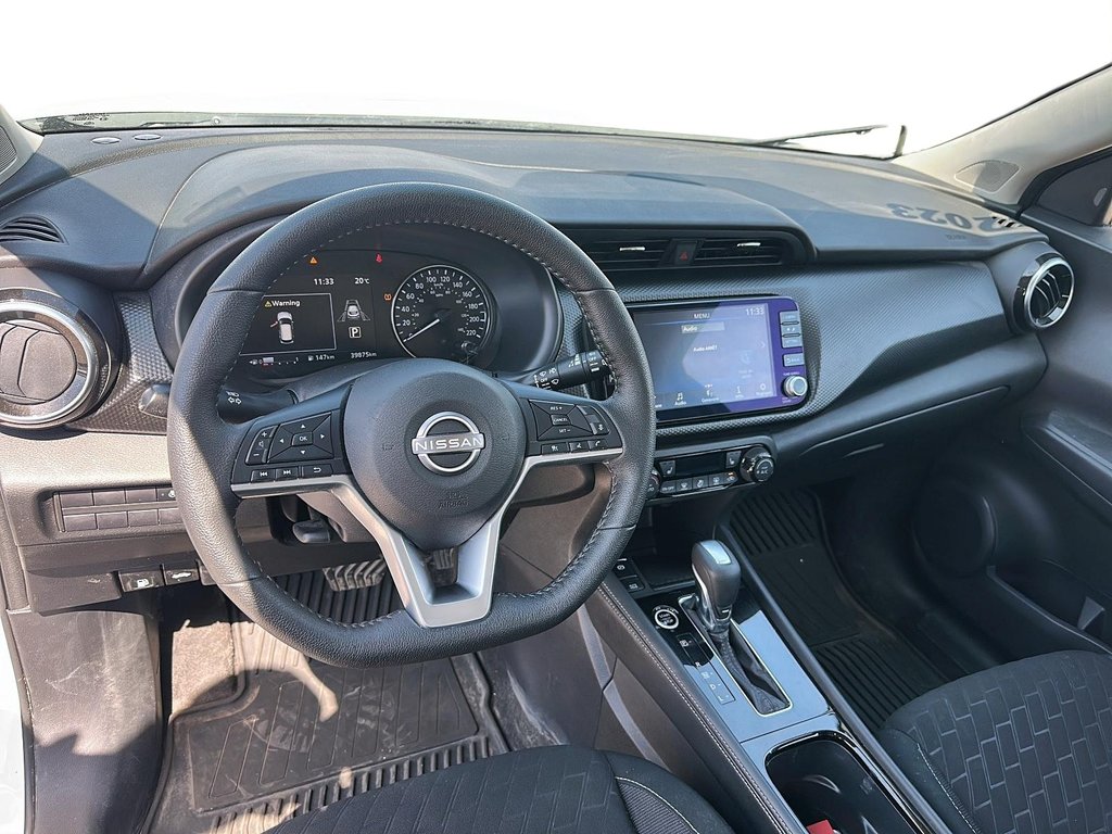 2023 Nissan Kicks SV CVT in Stratford, Ontario - 8 - w1024h768px