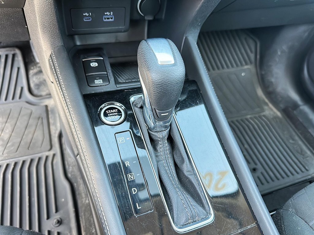2023 Nissan Kicks SV CVT in Stratford, Ontario - 13 - w1024h768px