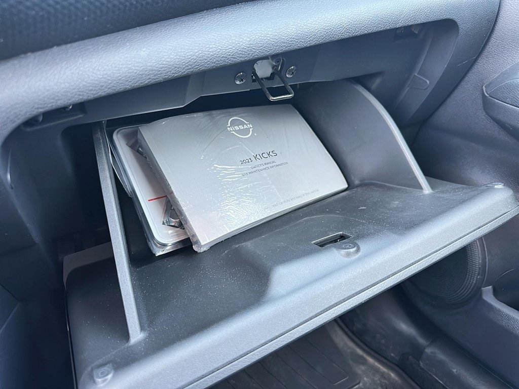 2023 Nissan Kicks SV CVT in Stratford, Ontario - 14 - w1024h768px