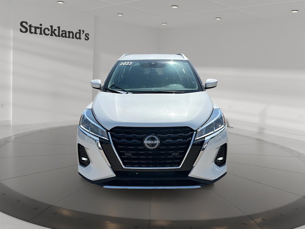 2023 Nissan Kicks SV CVT in Stratford, Ontario - 2 - w1024h768px