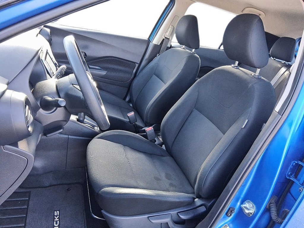 2023 Nissan Kicks S CVT in Stratford, Ontario - 8 - w1024h768px