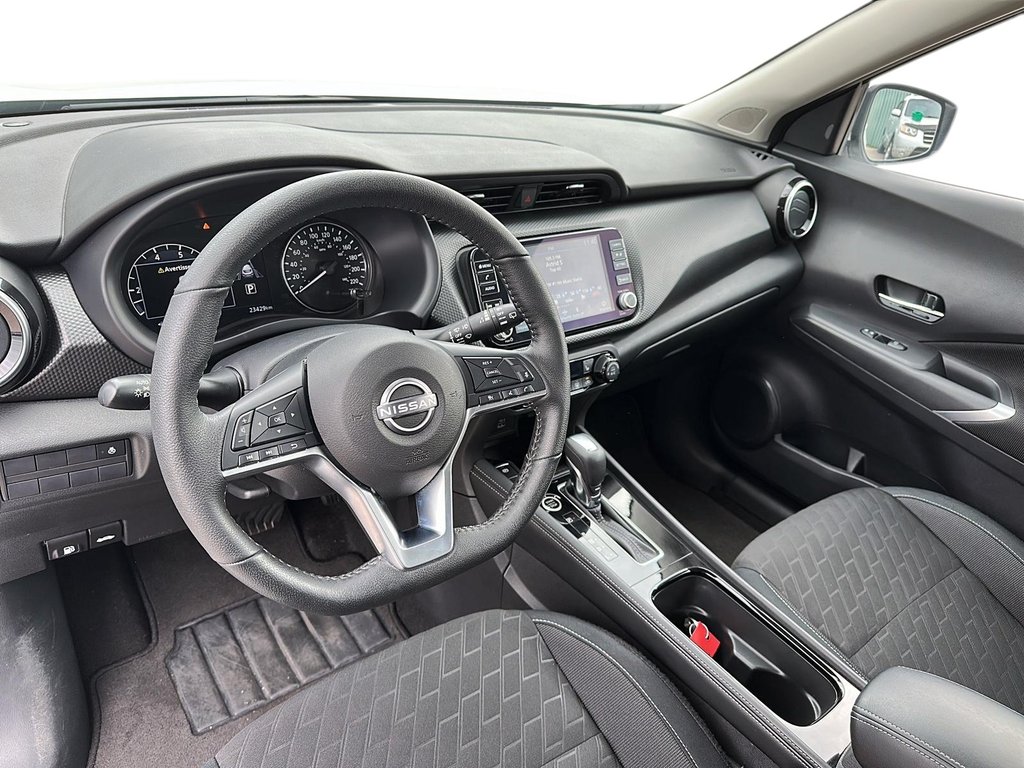 2024 Nissan Kicks SV FWD in Stratford, Ontario - 9 - w1024h768px