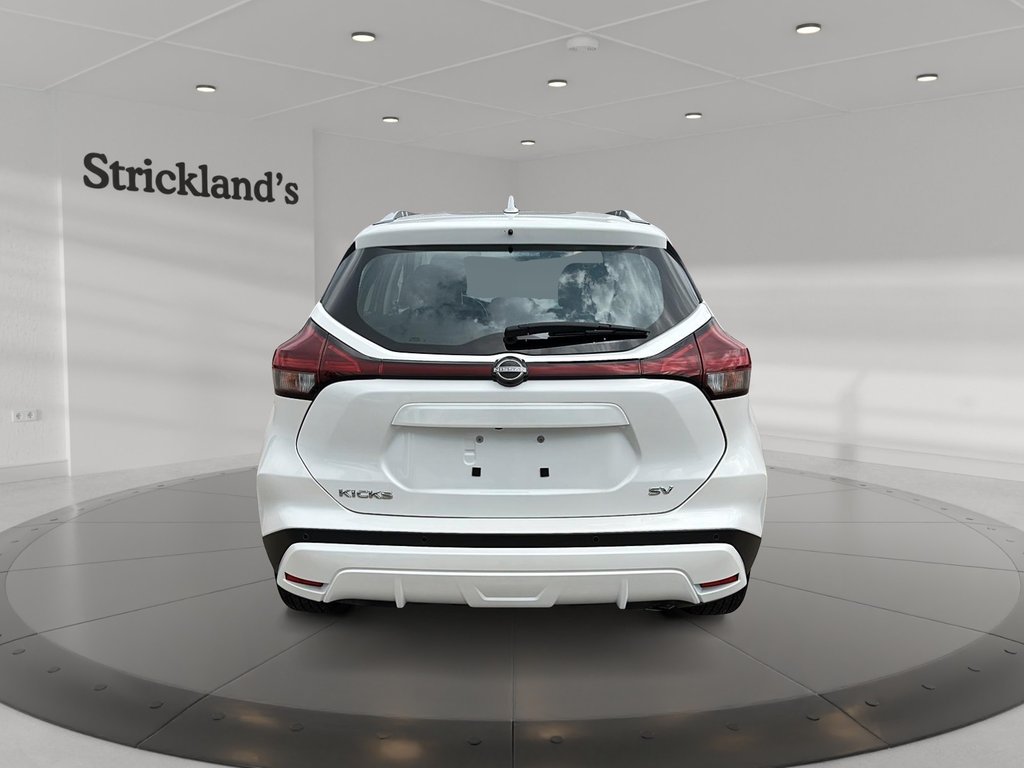2024 Nissan Kicks SV FWD in Stratford, Ontario - 3 - w1024h768px