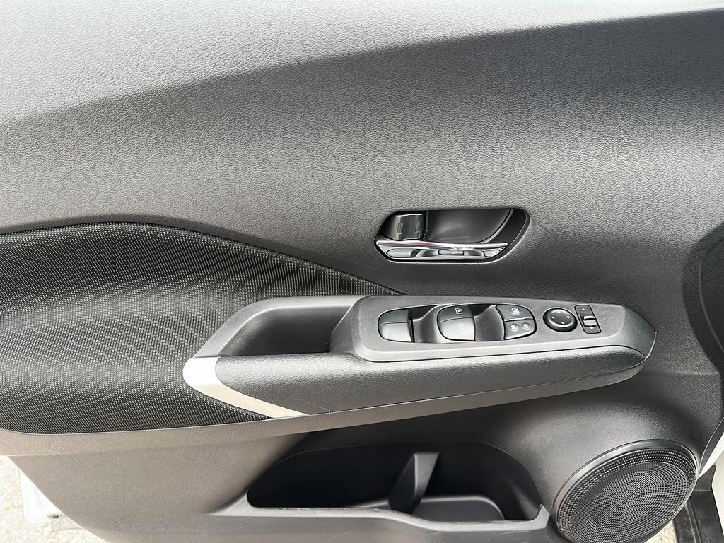 2024 Nissan Kicks SV FWD in Stratford, Ontario - 10 - w1024h768px