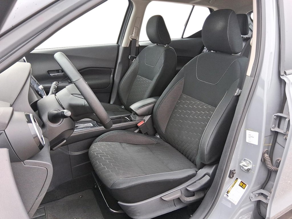 2024 Nissan Kicks SV FWD in Stratford, Ontario - 8 - w1024h768px