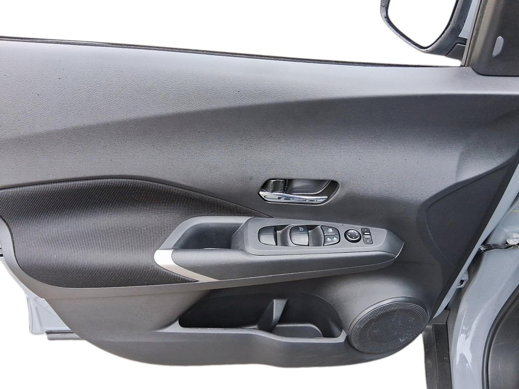 2024 Nissan Kicks SV FWD in Stratford, Ontario - 11 - w1024h768px