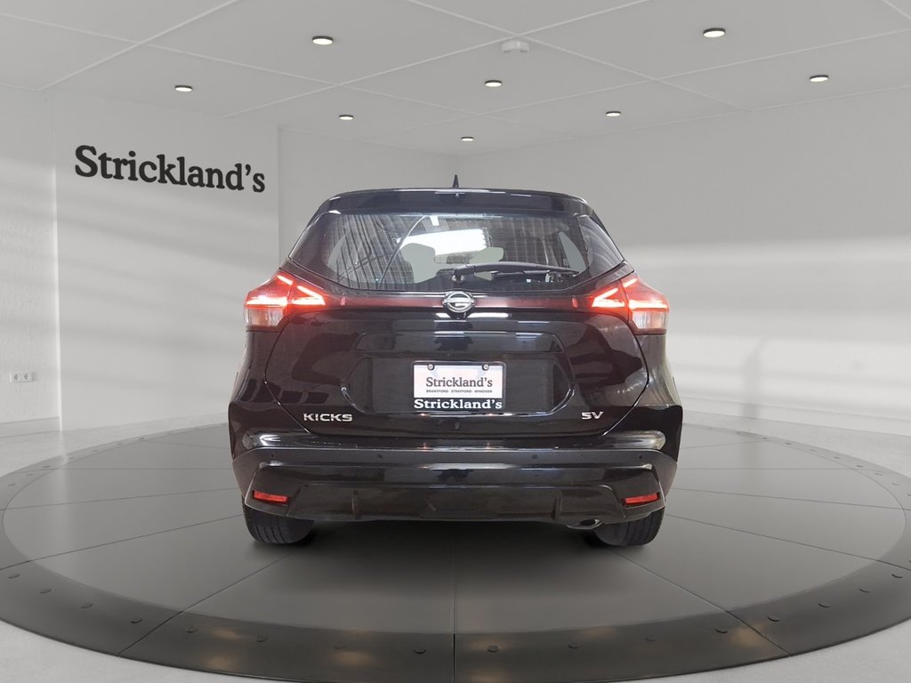 2024 Nissan Kicks SV FWD in Stratford, Ontario - 3 - w1024h768px