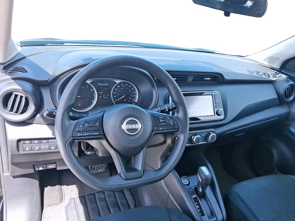 2024 Nissan Kicks S FWD in Stratford, Ontario - 10 - w1024h768px
