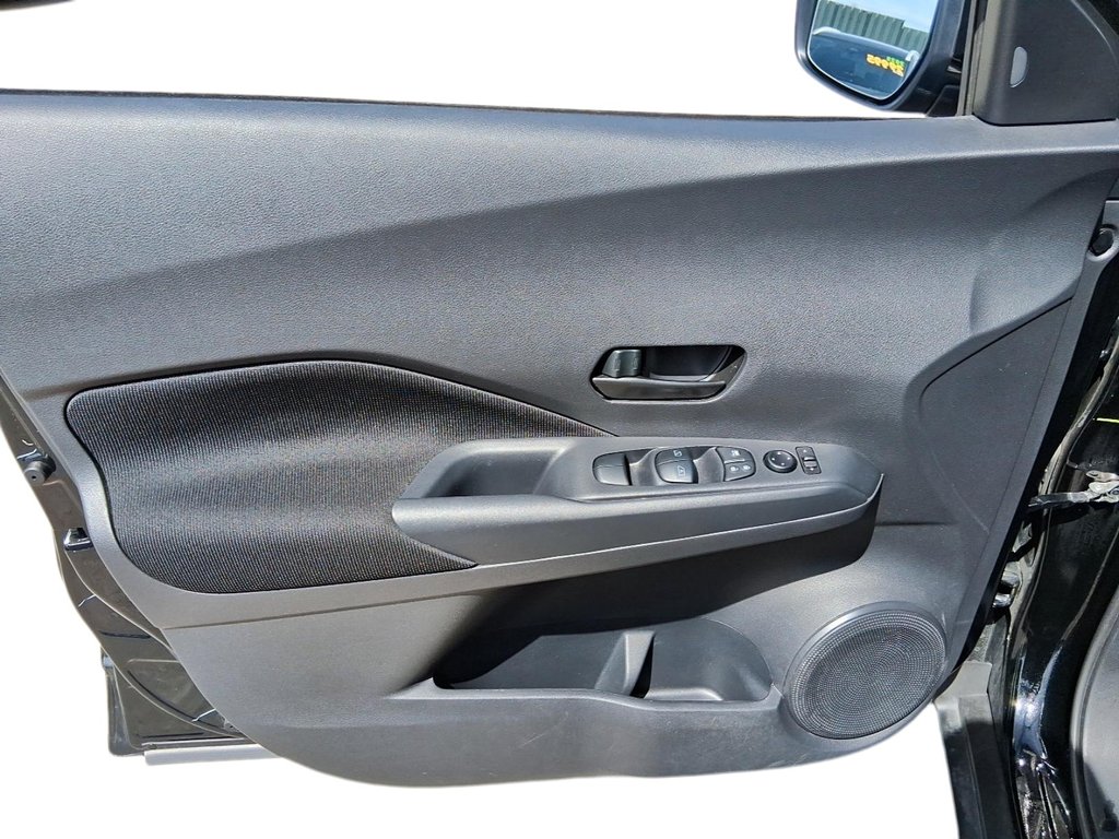 2024 Nissan Kicks S FWD in Stratford, Ontario - 11 - w1024h768px