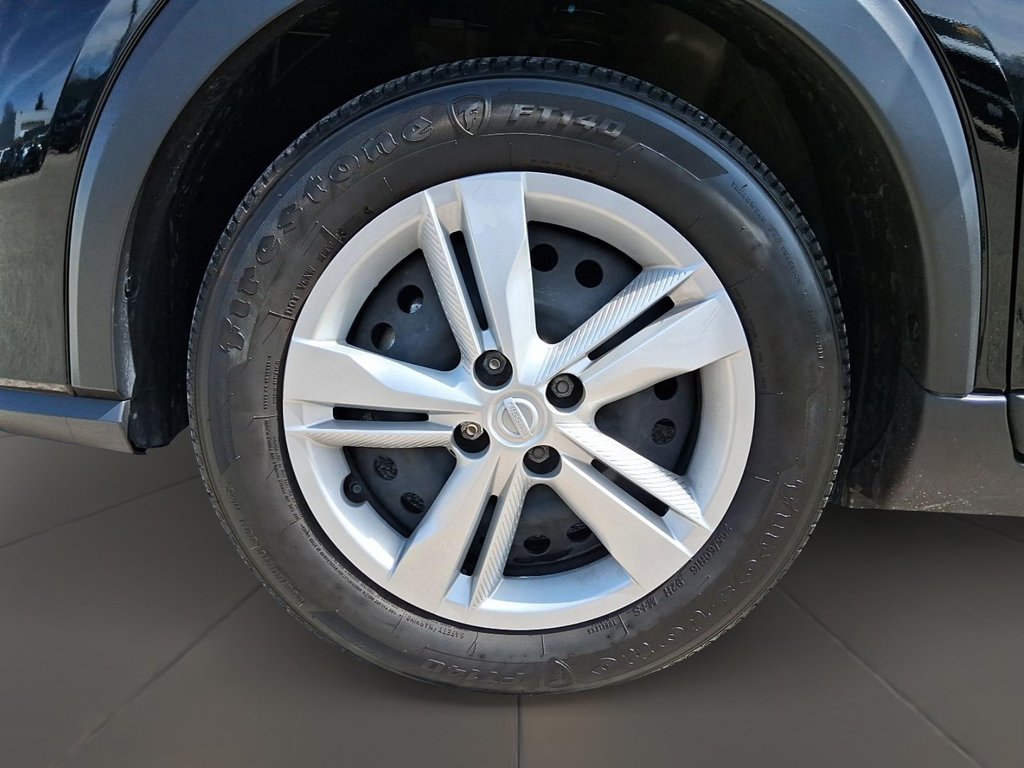 2024 Nissan Kicks S FWD in Stratford, Ontario - 7 - w1024h768px