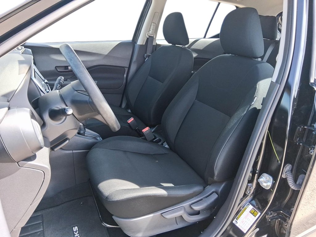 2024 Nissan Kicks S FWD in Stratford, Ontario - 8 - w1024h768px