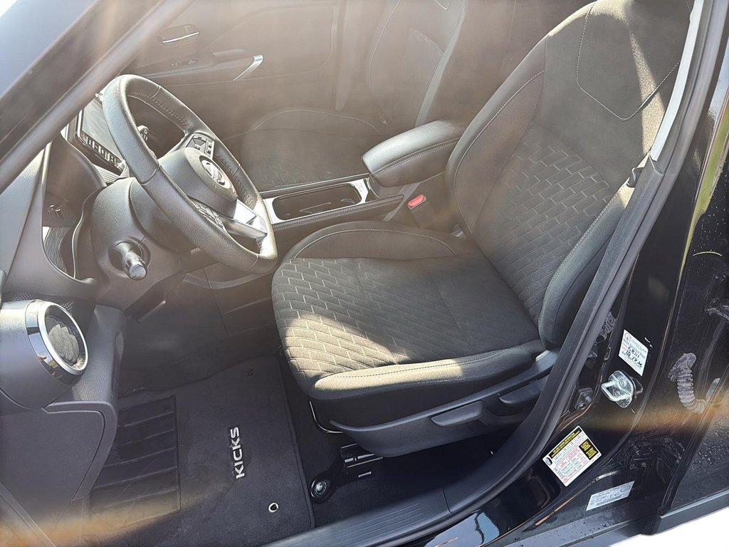 2024 Nissan Kicks SV FWD in Stratford, Ontario - 8 - w1024h768px