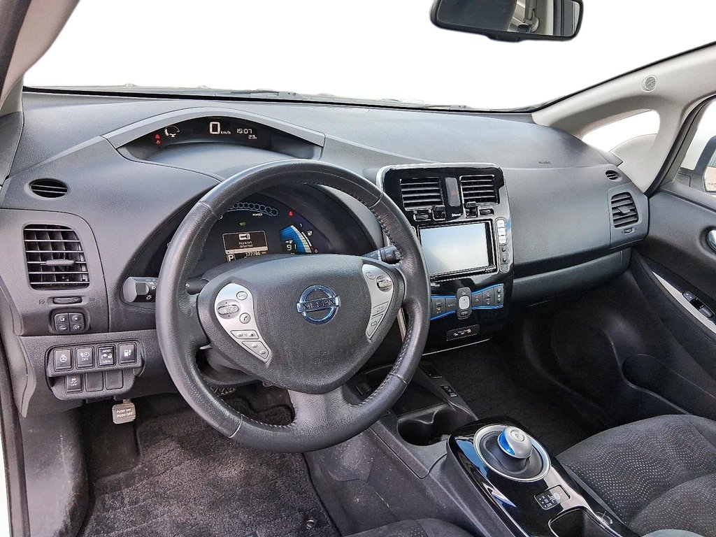 2017 Nissan Leaf SL in Stratford, Ontario - 9 - w1024h768px
