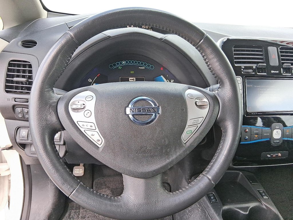 2017 Nissan Leaf SL in Stratford, Ontario - 11 - w1024h768px