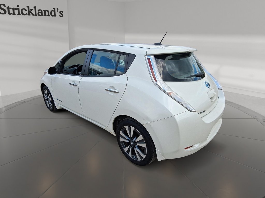 2017 Nissan Leaf SL in Stratford, Ontario - 4 - w1024h768px